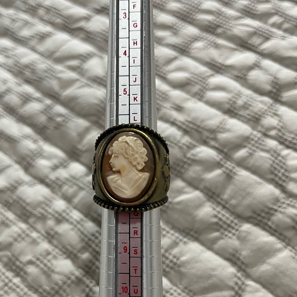 AMEDEO ANTIQUE GOLD CAMEO STATEMENT RING - Picture 10 of 13